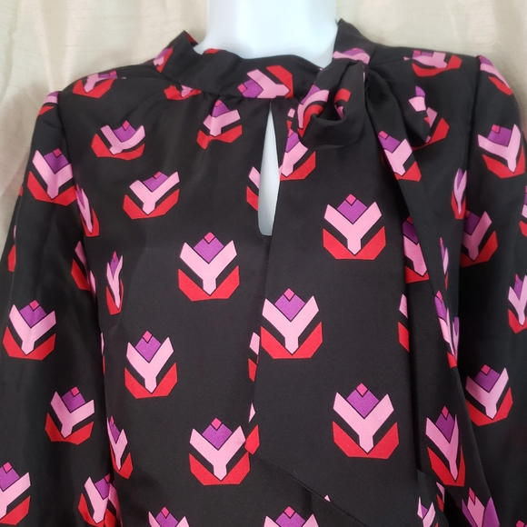 NWOT Phoebe Couture black red & pink geometric print silk shift dress Wo… - Picture 5 of 10